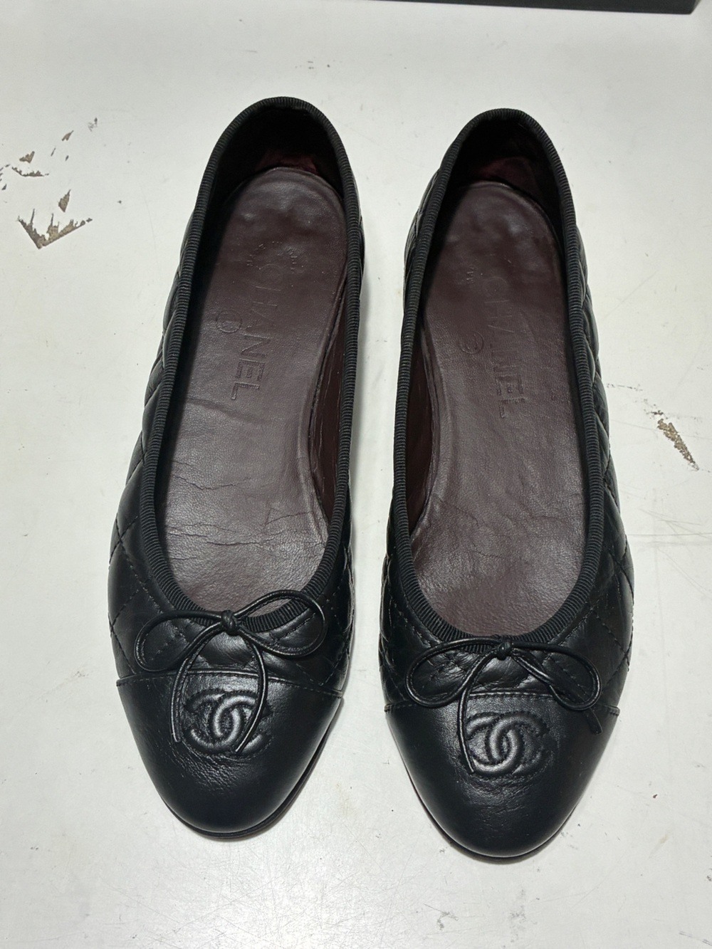 CHANEL Black Quilted Leather Ballet Flats with CC Logo